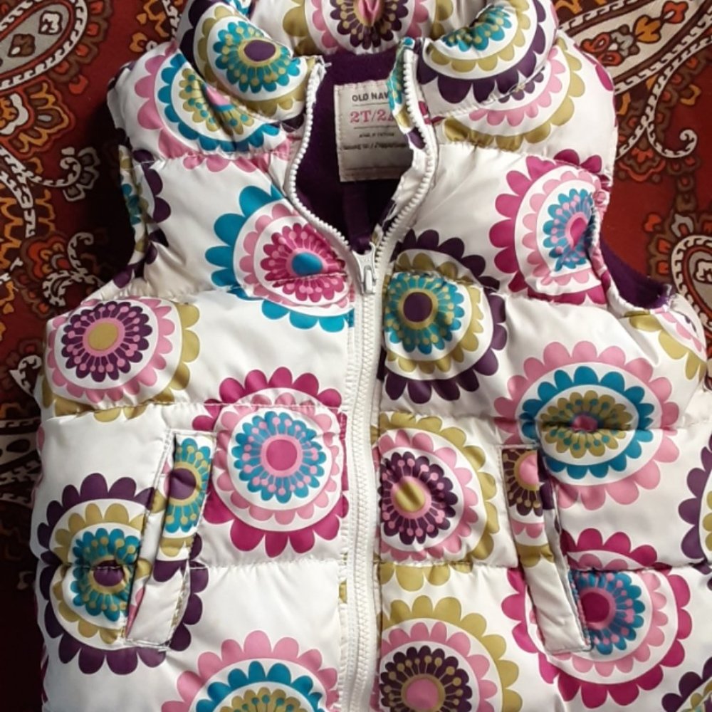 Old Navy Girls Puffer Vest 2T